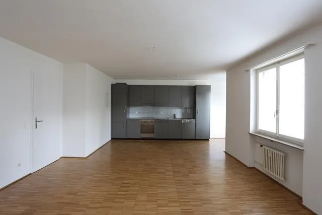Attractive, spacious 3.5-room apartment near SBB train station