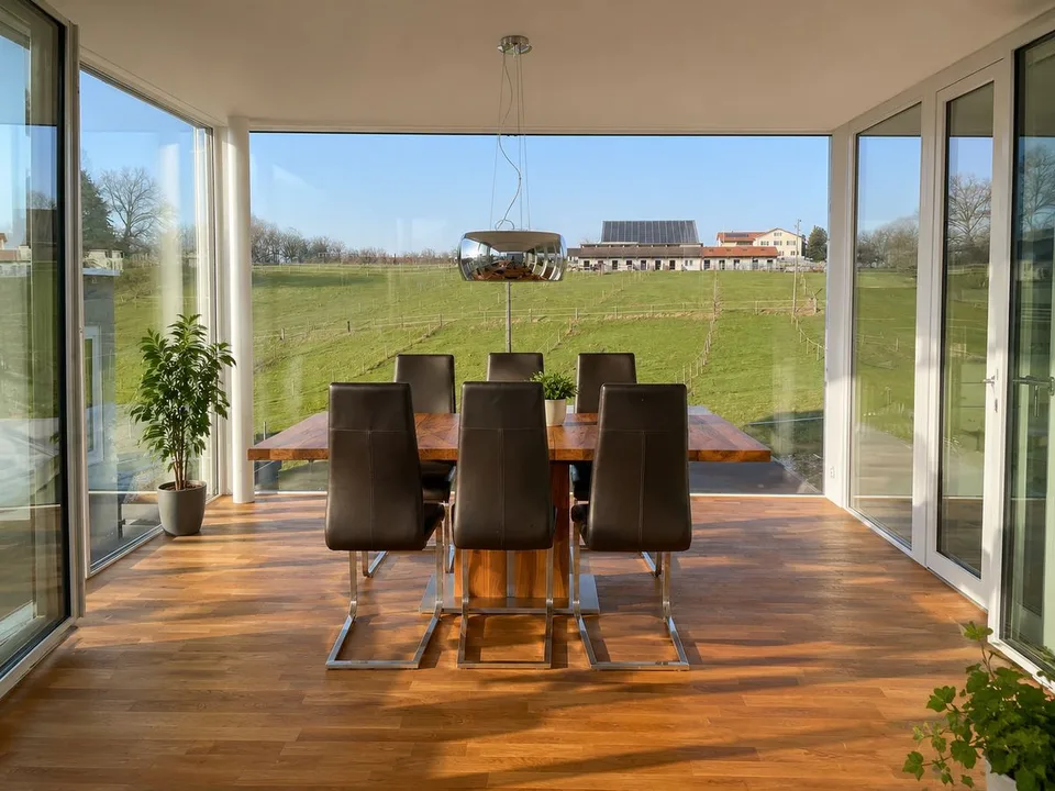 Modern, elegant und frei stehend