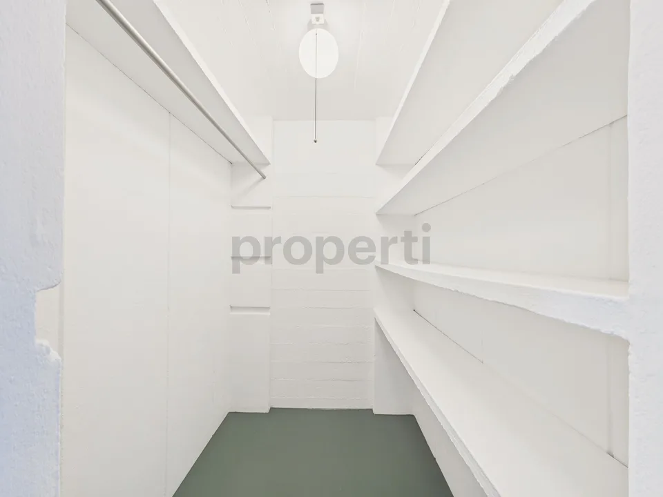 Vivere in un'icona dell'architettura svizzeraAppartamento unico di 3,5 locali nel complesso protetto Atelier-5 a Flamatt