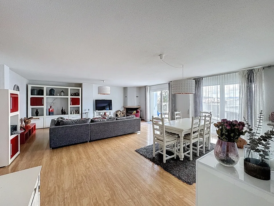 Penthouse-Wohnung mit 5,5 Zimmern, zwei Terrassen und zwei Balkonen