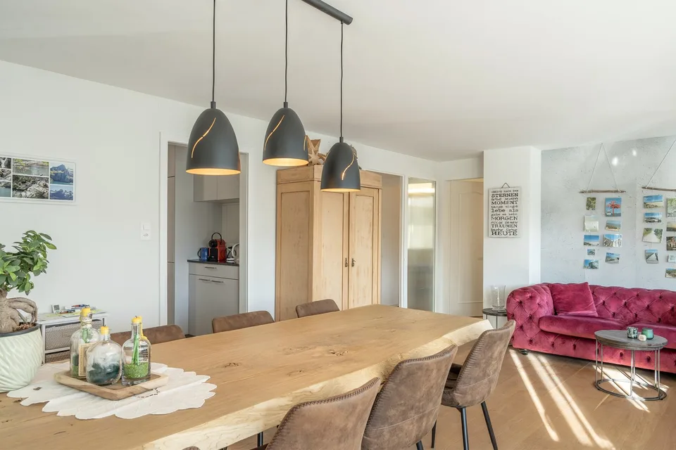 Etziken: Charming 4.5-Room Apartment with Balcony
