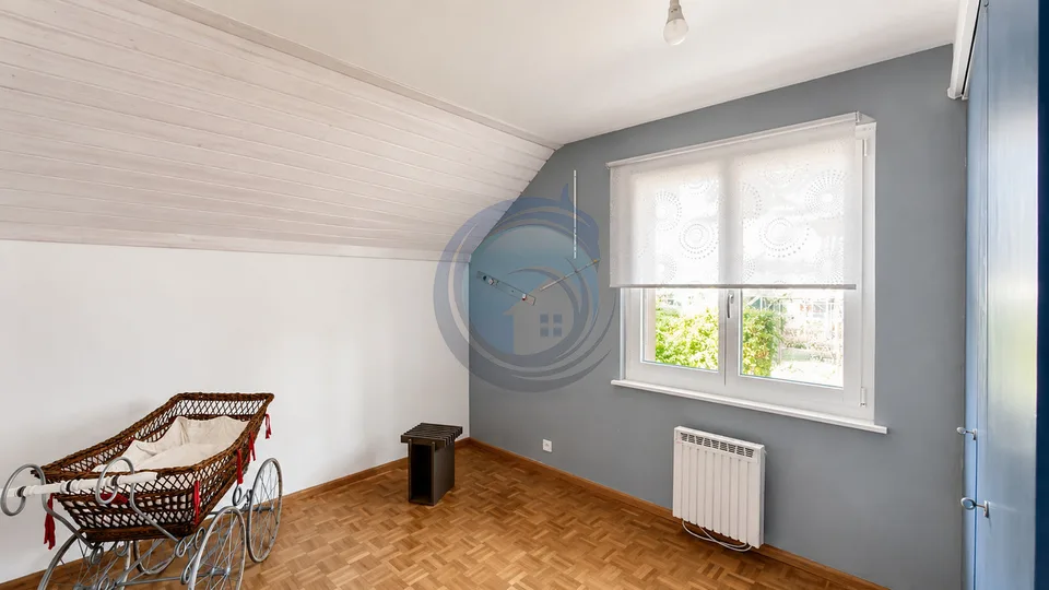 Charming Property Located in a Sought-After Residential Area!