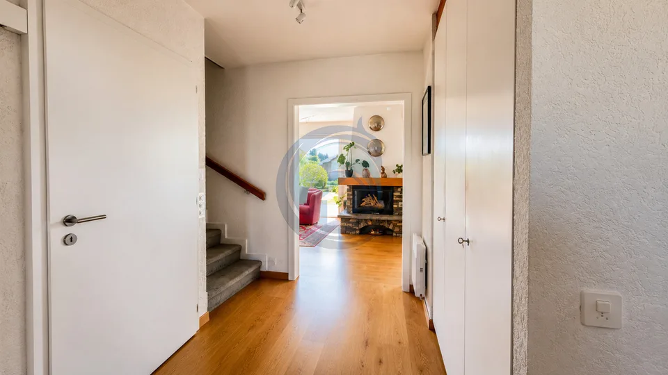 Charming Property Located in a Sought-After Residential Area!