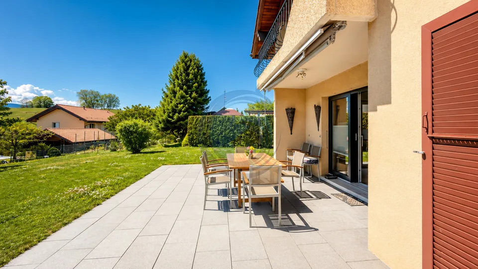 Charming Property Located in a Sought-After Residential Area!