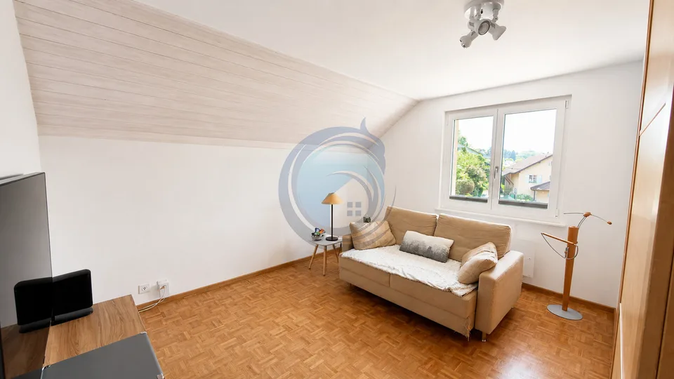 Charming Property Located in a Sought-After Residential Area!