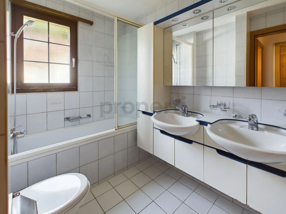 Appartamento di prima classe con 4,5 stanze a Weiach con vista mozzafiato