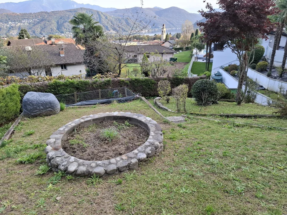 Terrain constructible avec vue sur le lac et accès privé - emplacement exclusif près du lac de Lugano