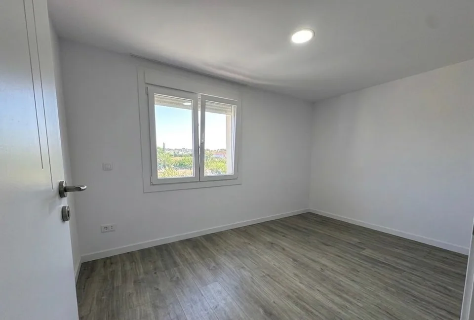 Renovated 7.5-room single-family house with large garden, Solothurn