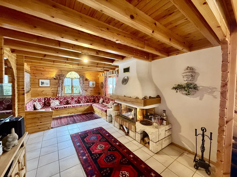 Großes Chalet in Anzère mit 6,5 Zimmern in ruhiger Lage, nahe dem Zentrum mit sehr schönem Blick
