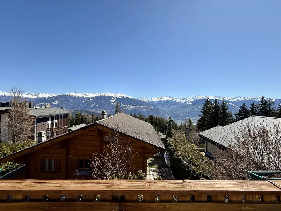Großes Chalet in Anzère mit 6,5 Zimmern in ruhiger Lage, nahe dem Zentrum mit sehr schönem Blick