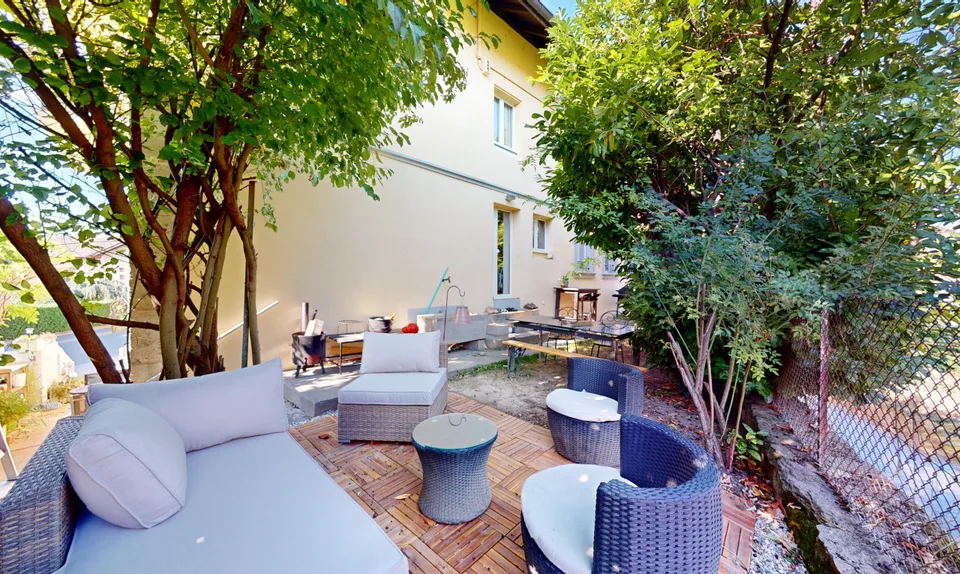High yield for this rental building not to be missed!