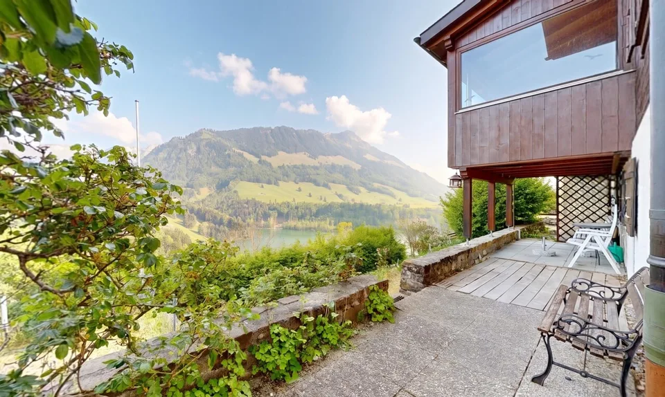 Charmantes Chalet mit Panoramablick auf den Montsalvens-See