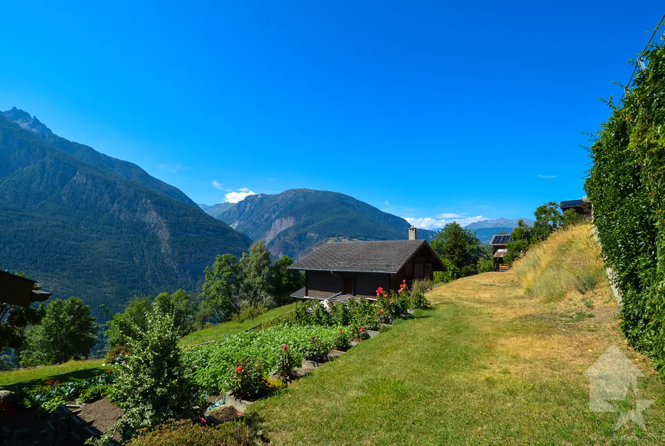 Maison ancienne dans un excellent emplacement et beaucoup de potentiel