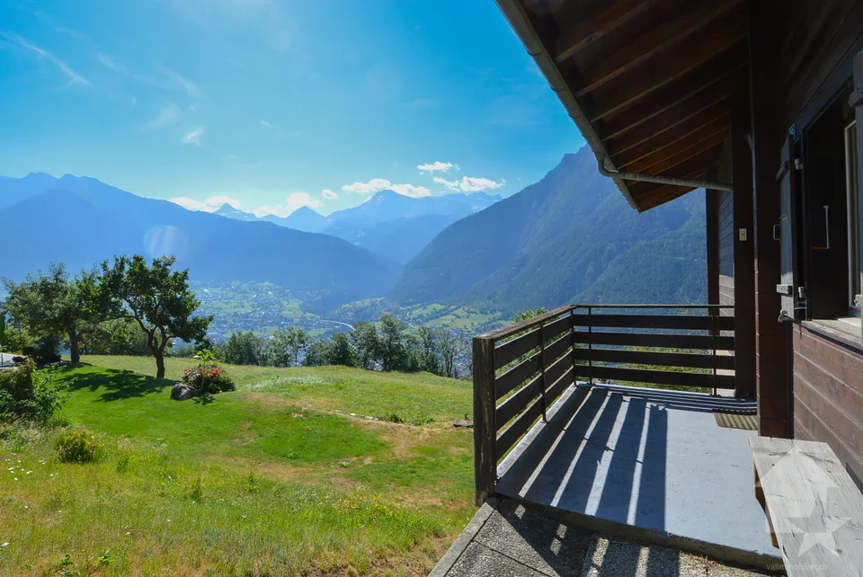 Old house in an excellent location with great potential