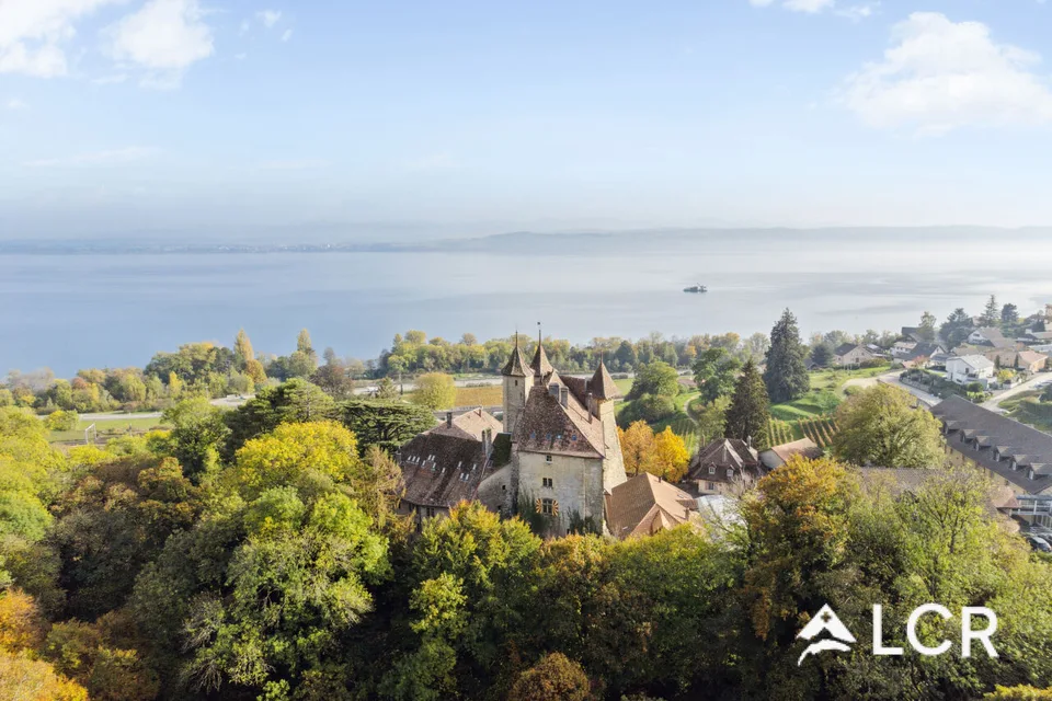 Raum von 217m² in der ehemaligen Reitschule des Château de Vaumarcus