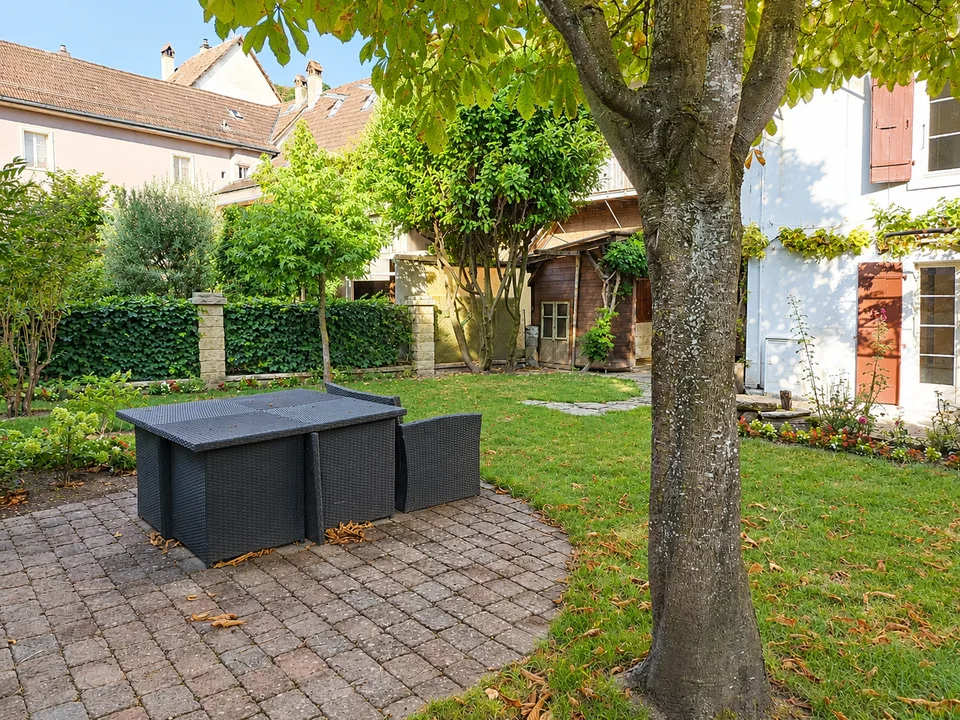 Appartamento rustico di 6,5 stanze con giardino nella città vecchia di Erlach