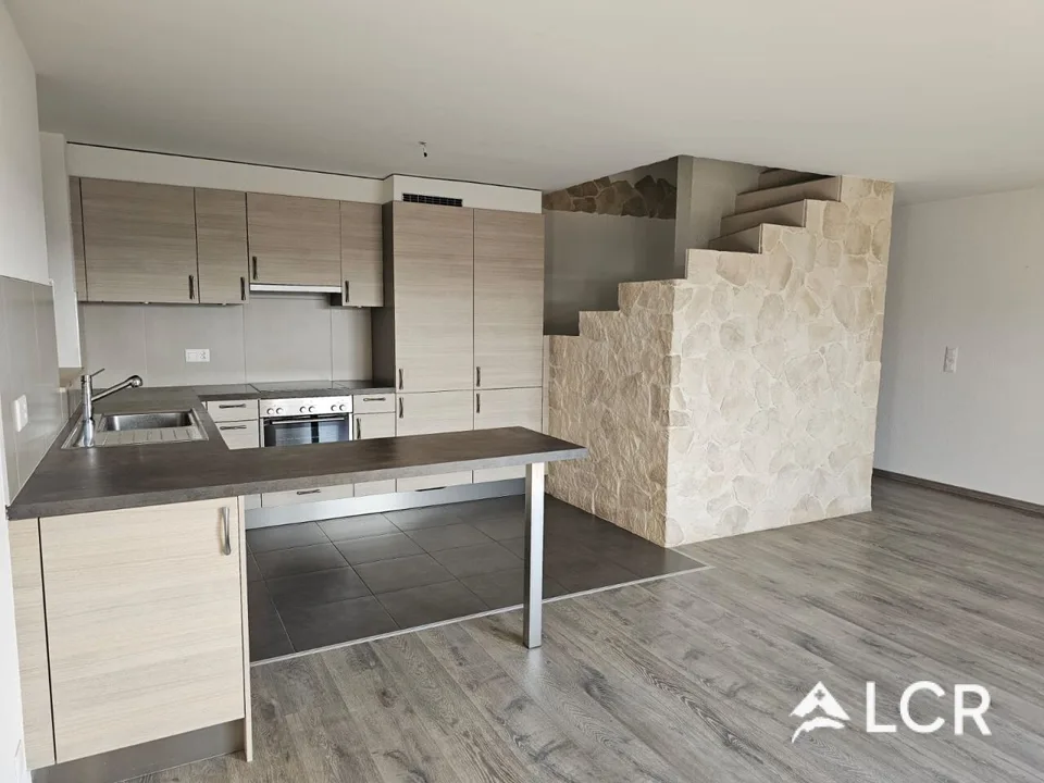 Schöne 6-Zimmer-Wohnung in Baulmes