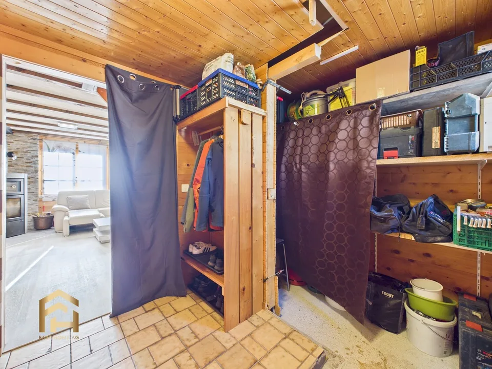 Sunny Chalet with Apartment and Expansion Potential