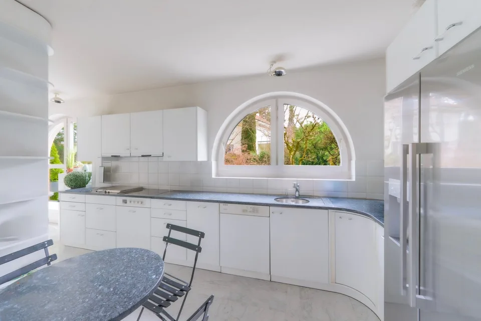 Exclusive penthouse apartment with wrap-around terraces and panoramic views over Basel