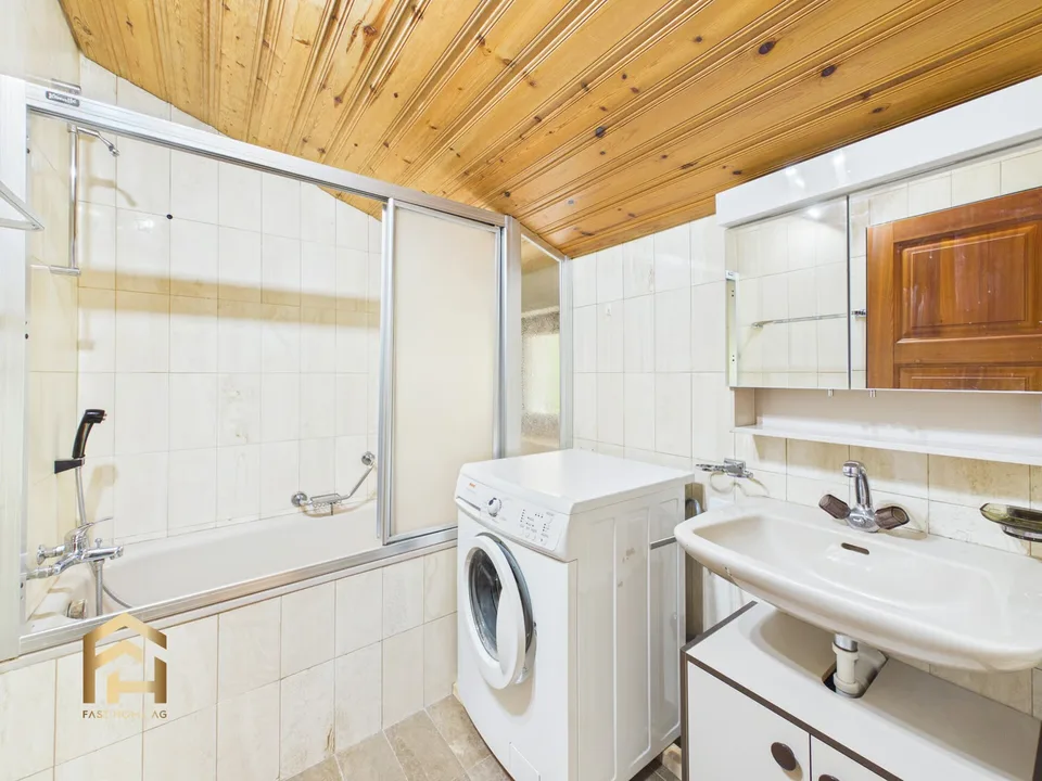 Proprietà tradizionale con potenziale di sviluppo a Gondo – foto 11 di 13