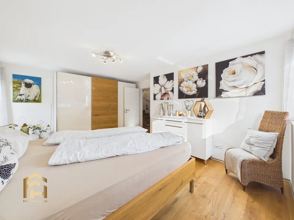 Exklusive 5.5-Zimmer-Duplexwohnung mit sonnigem Alpenblick