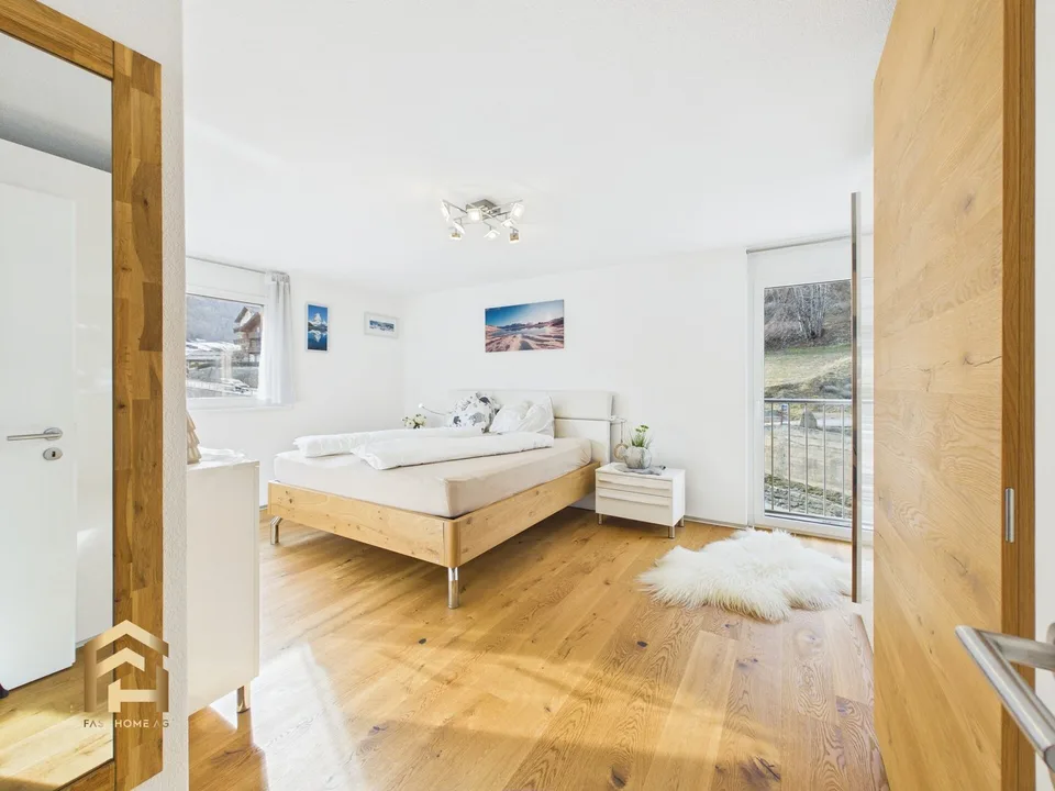 Exklusive 5.5-Zimmer-Duplexwohnung mit sonnigem Alpenblick