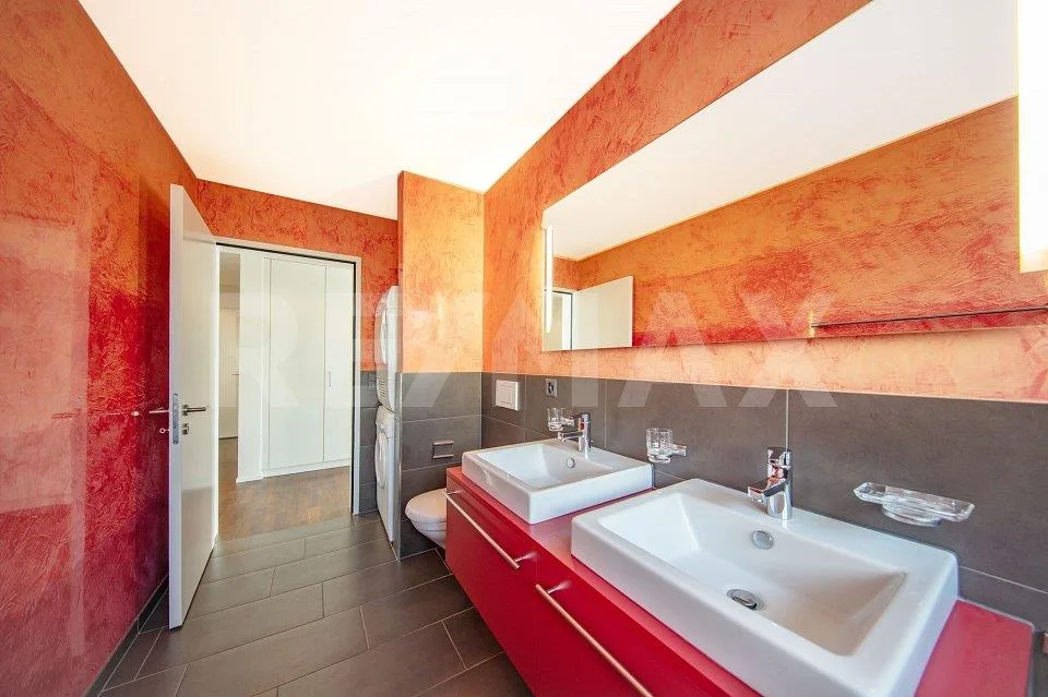 Elegante, helle 3.5-Zi.-Wohnung mit grosser Terrasse und Bergpanoramasicht, 6353 Weggis LU
