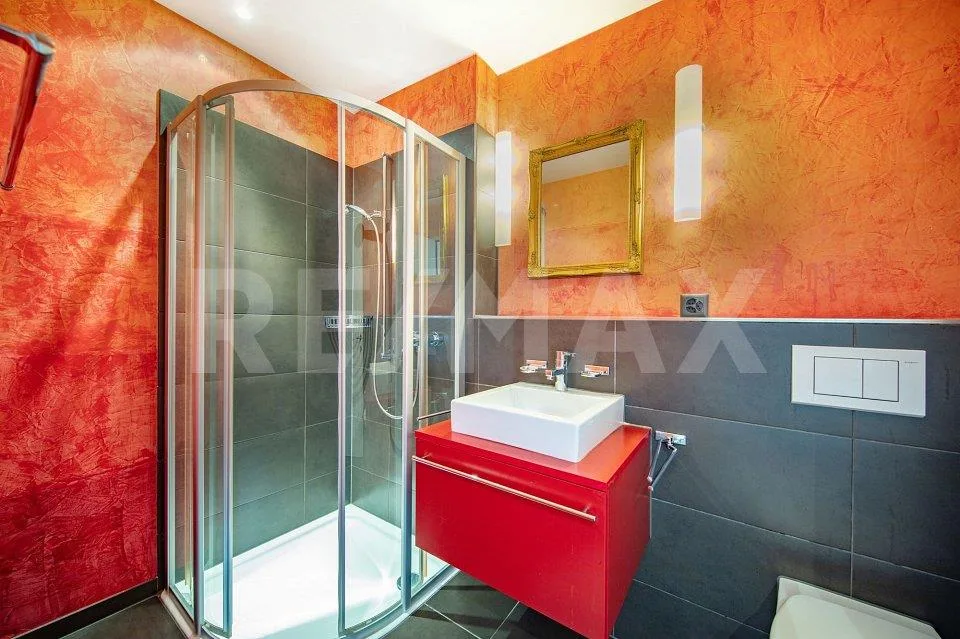 Elegante, helle 3.5-Zi.-Wohnung mit grosser Terrasse und Bergpanoramasicht, 6353 Weggis LU