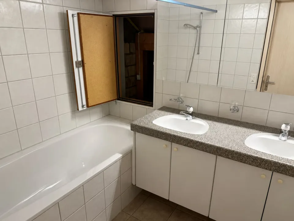 Kleines Bijou mit Umbaupotenzial im Dachgeschoss – Foto 4 von 9