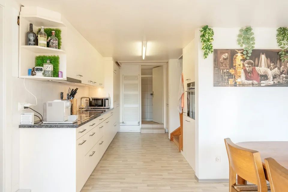 Edificio residenziale con ampio spazio commerciale e grande potenziale di sviluppo – foto 5 di 13