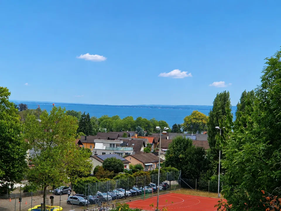 Vivere su tre piani – esclusivo triplex di 3½ camere con terrazza sul tetto e vista lago – foto 4 di 15