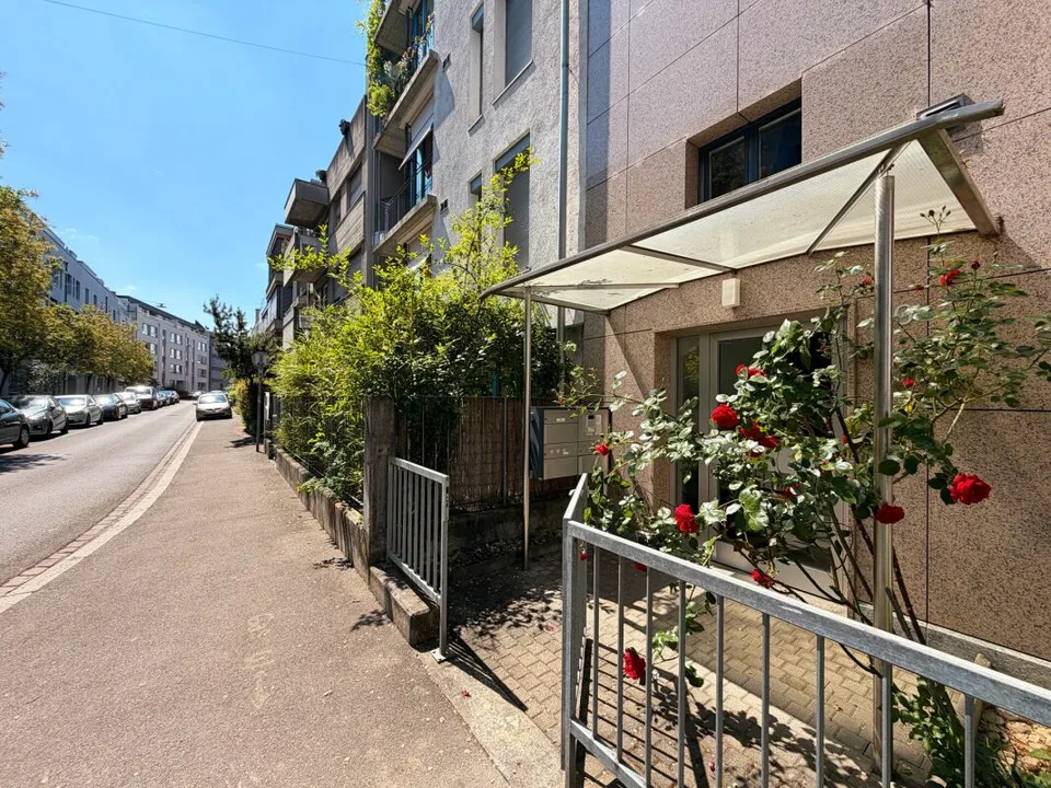 Multi-family house with 3 apartments in the central Bachletten district