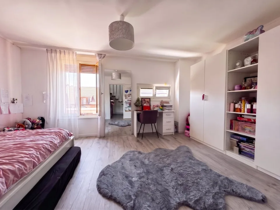 Selten! Renovierte Triplex-Penthouse mit 6 Zimmern, nahe dem Zentrum
