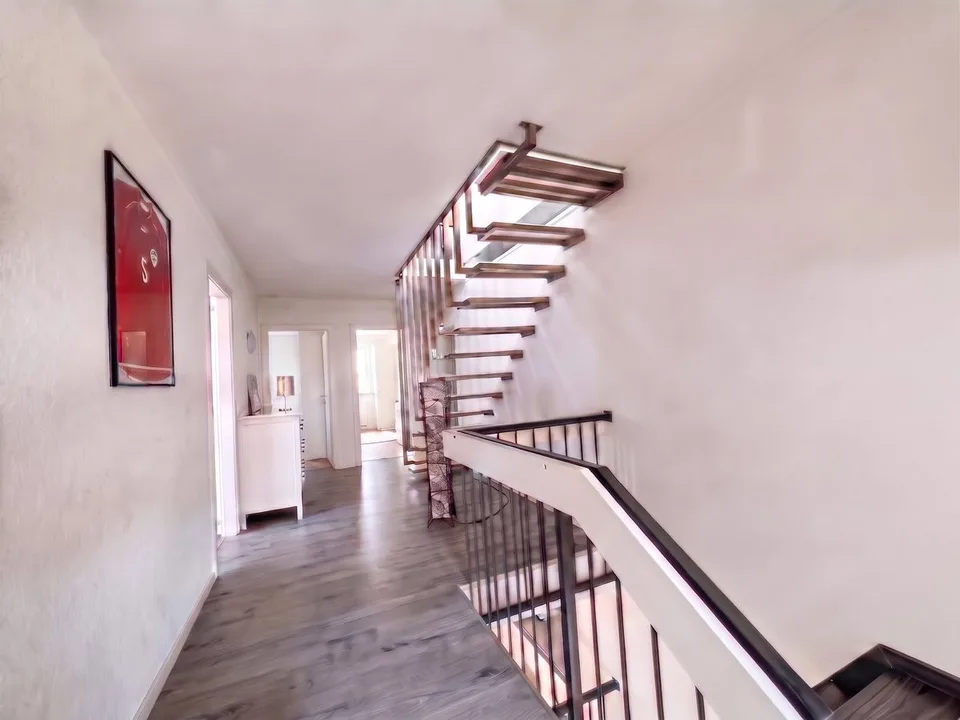 Selten! Renovierte Triplex-Penthouse mit 6 Zimmern, nahe dem Zentrum