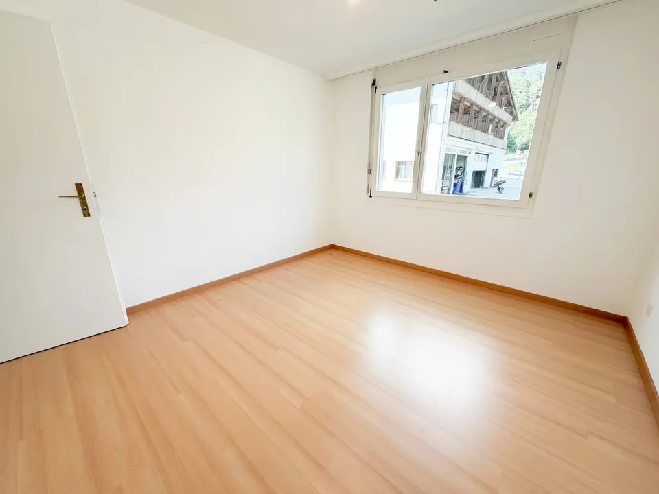 Appartamento affascinante 4.5 stanze con panorama montano a Laax – foto 13 di 17
