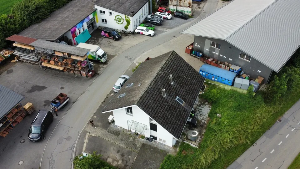 VIELFÄLTIGE LIEGENSCHAFT: EXKLUSIV FÜR GEWERBENUTZUNG