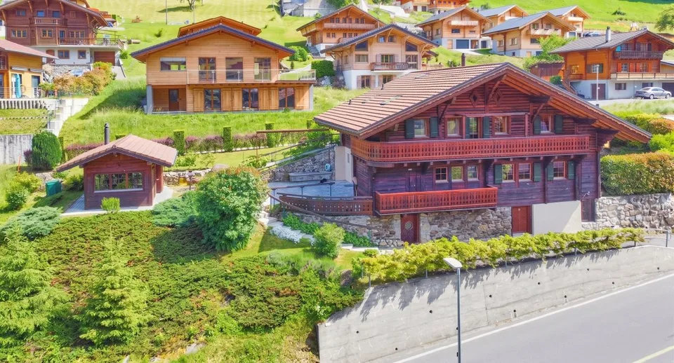 Authentique chalet de 1850 - Charme, espace et tradition