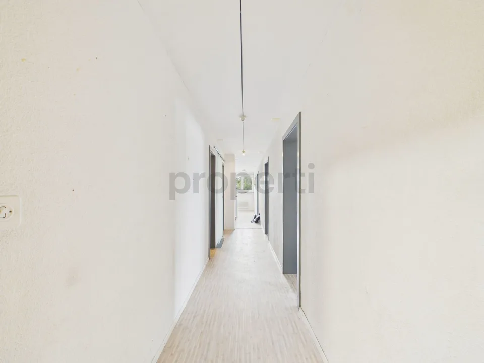 Lichtdurchflutetes Wohnen mit Balkon und Weitsicht – photo 8 sur 24