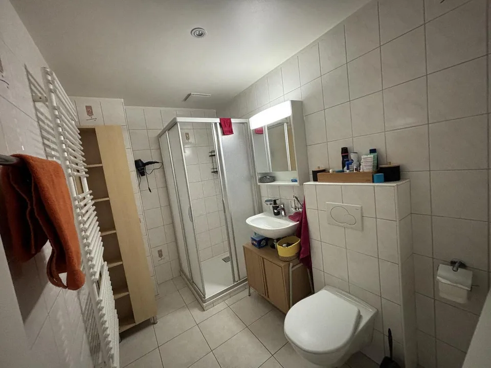 1. NETTO MIETE GRATIS Schönes 3-Zimmer-Apartment in Fleurier
