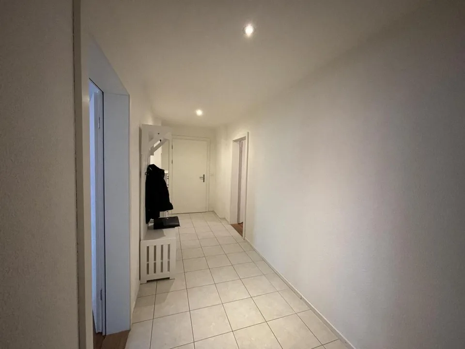 1. NETTO MIETE GRATIS Schönes 3-Zimmer-Apartment in Fleurier