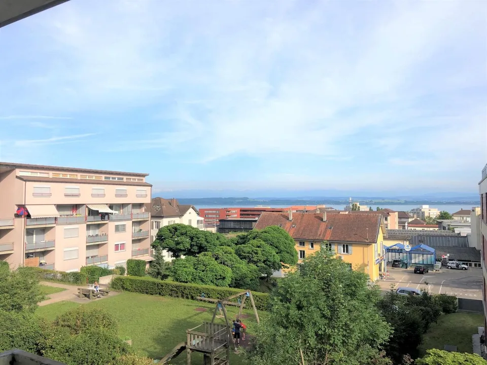 Appartement de 4 pièces au 3ème étage à louer à Peseux