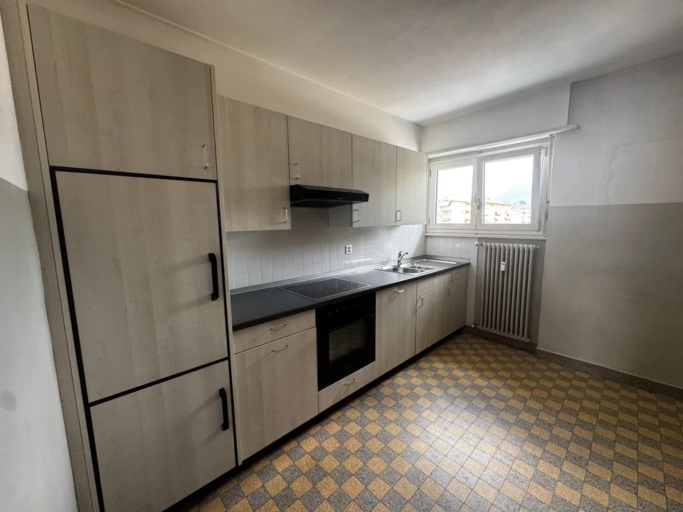 Chiasso - affittasi 3.5 al quinto e secondo piano