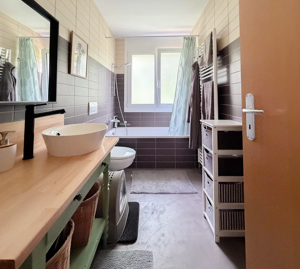 Spacious 2.5-room attic apartment, ~ 130 m2
