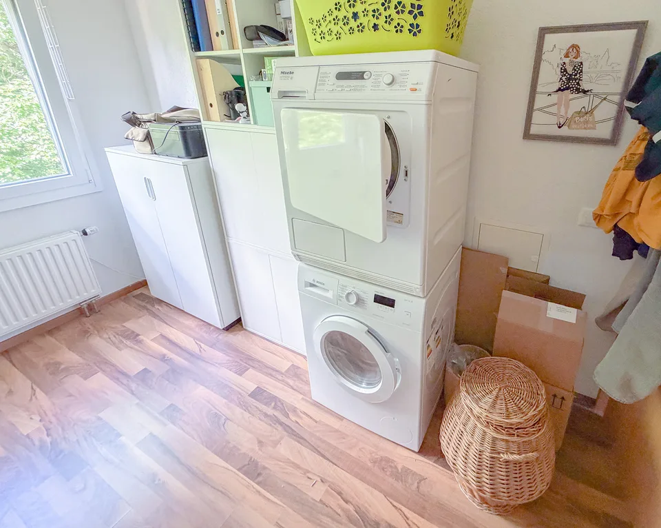 Spacious 2.5-room attic apartment, ~ 130 m2
