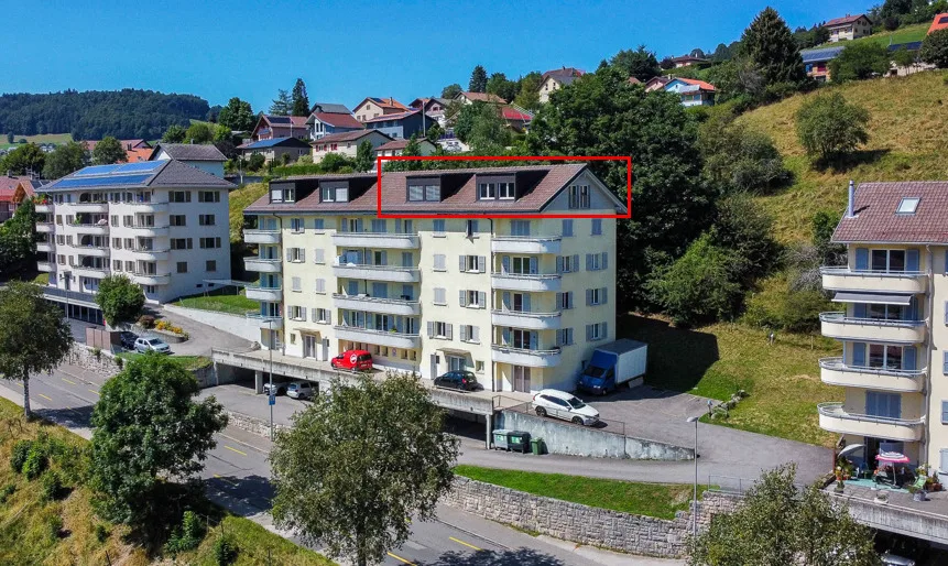 Spacious 2.5-room attic apartment, ~ 130 m2