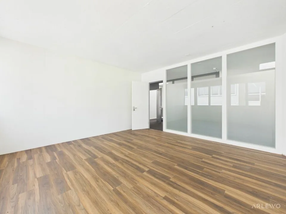 Ausgebaute Kleinfläche für Büro, Praxis oder stilles Gewerbe