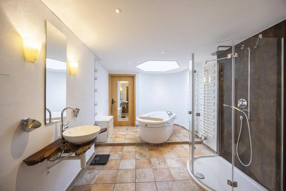Spacious Single-Family or Multi-Generational House