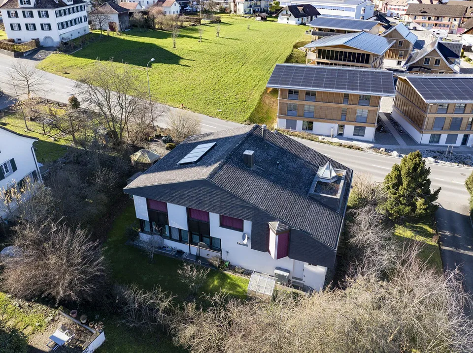 Spacious Single-Family or Multi-Generational House