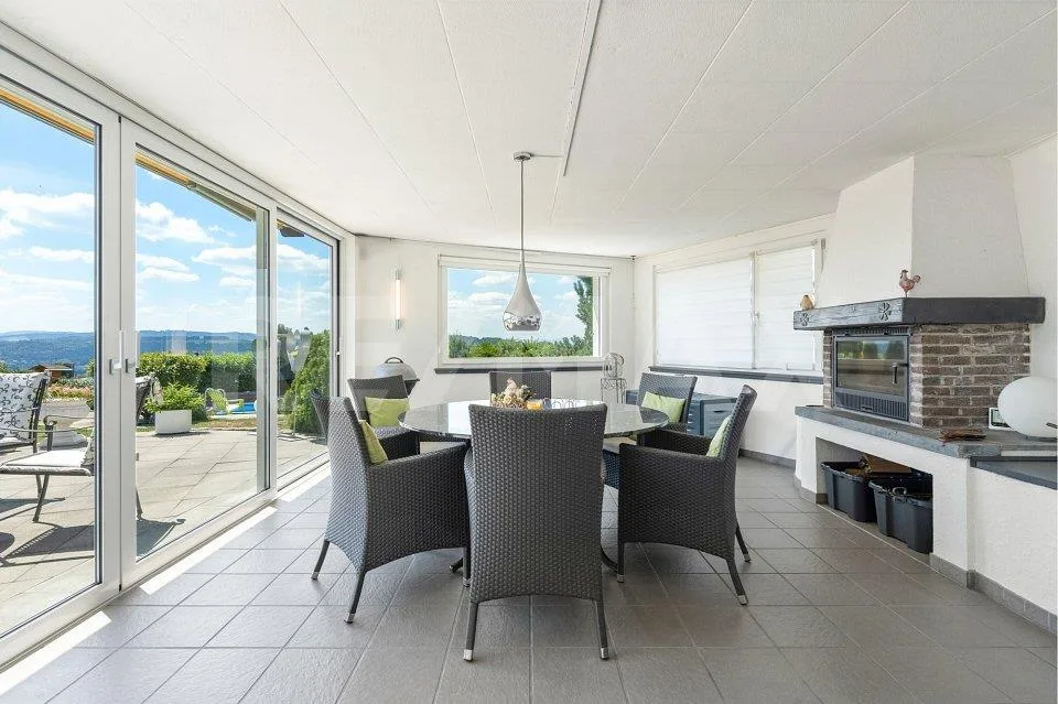 Villa mit Pool und traumhafter Weitsicht in Oberrohrdorf