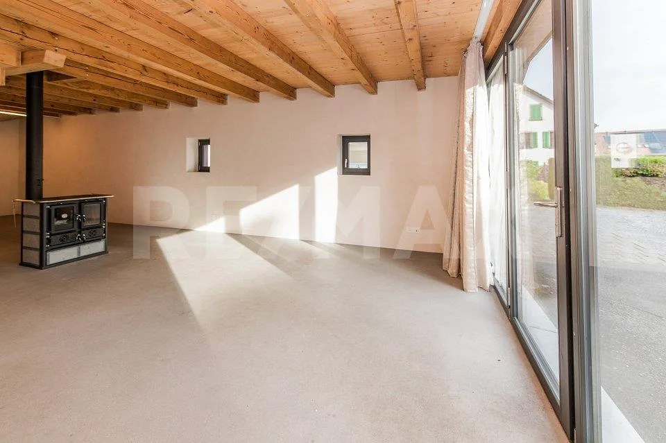 Detached 2 ½ Room House in a Central Location